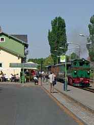 Abbildung: Traditionszug im Bahnhof Moritzburg, Schmalspurbahn Radebeul-Ost - Radeburg